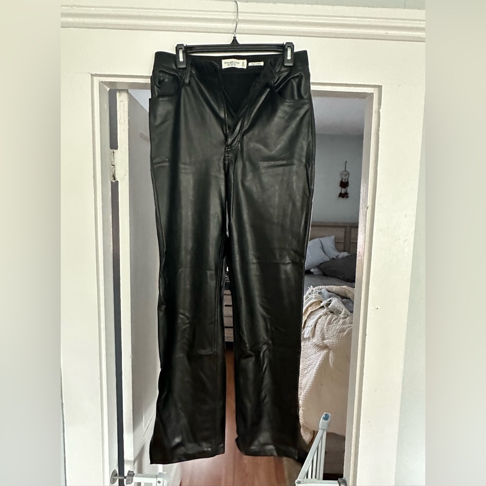 Abercrombie Vegan Leather size 30/10L. read label for description